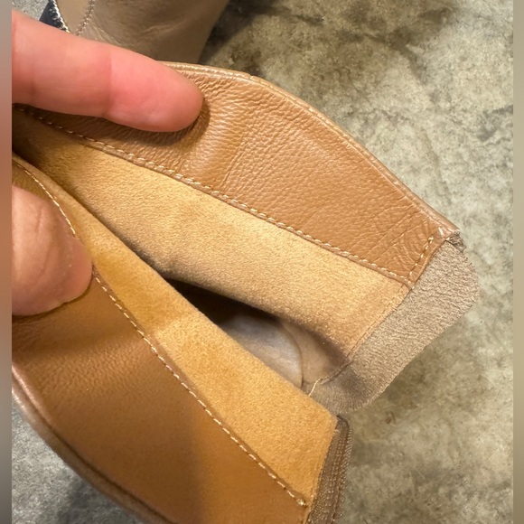 Women’s Genuine Leather Chain Detail Two-Tone Ankle Boots – Size 7, Like New - Picture 2 of 3